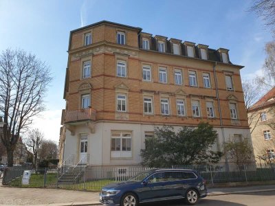 ++Frisch renovierte 3-RW in saniertem Altbau in Cotta / WE freistehend ++