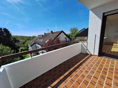 Schöne 3 Zi.-Whg. mit Südbalkon und TG-Stellplatz in Stuttgart-Riedenberg