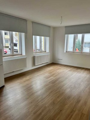 Zentral gelegene, neuwertige 3 - Zimmerwohnung