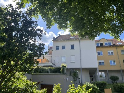 leerstehende 1-Zimmerwwohnung in Meißen+ Baujahr 1994+neuer Boden (2025)-+TG-Stellpatz
