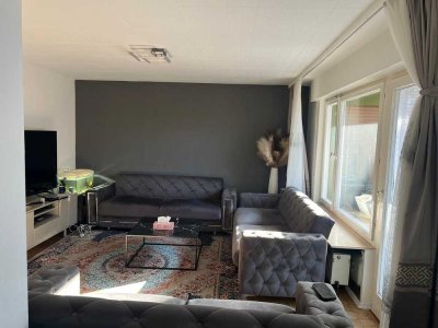 900 € - 95 m² - 4.0 Zi.