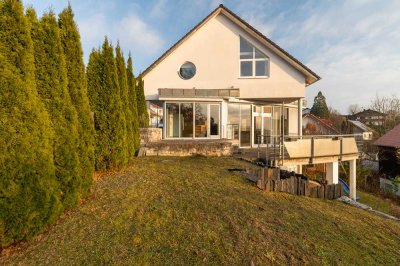 Extravagantes Einfamilienhaus mit großem Garten, Sauna und Doppelgarage in Essenbach