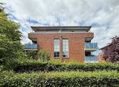 Bezugsfreie 2,5-Zimmer-Whg. mit Balkon und Carport // Leuschnerweg, Kiel-Wellsee