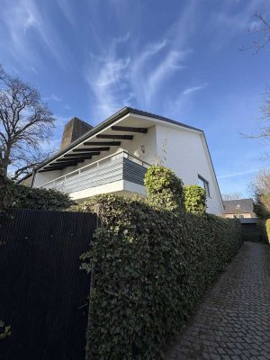 Großzügige Doppelhaushälfte in bester und sehr ruhiger Lage von Hamburg-Volksdorf