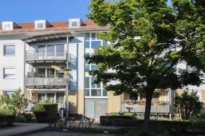 Sonnige 3-Zimmerwohnung mit Balkon + Dachzimmer und Stellplatz – Top Lage nahe Südstadtpark Fürth