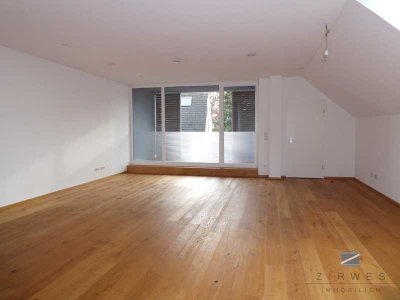 Außergewöhnliche, großzügig geschnittene Wohnung für Singles oder Pärchen in Rondorf