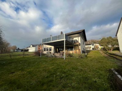 Gepflegtes Einfamilienhaus in Hanglage mit traumhafter Aussicht und Potenzial in Greding