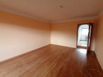 Gepflegte 5-Zimmer Wohnung in Lemberg