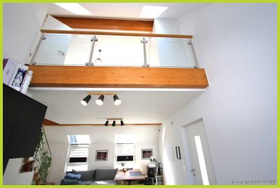Neuwertige kleine DE LUXE Doppelhaushälfte - 
 Maisonette mit Galerie für anspruchsvollen Single