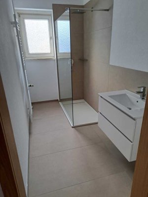 Neues Bad - renovierte 3-Zimmer-Wohnung an der Schelklewiese