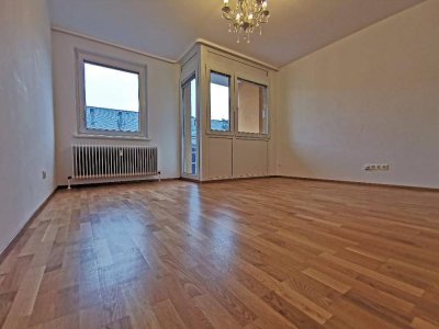 Nähe Alte Donau! SÜD-WESt- LOGGIA! Helle Letzt-Stock-Wohnung!