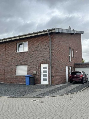 Ansprechende 2-Zimmer-Maisonette-Wohnung mit geh. Innenausstattung mit Balkon in Gangelt-Breberen