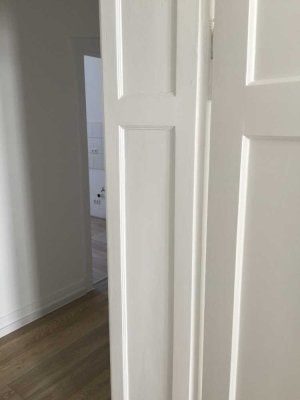 2 ZKB, 2 Balkone, schöner Altbau, direkt vom Eigentümer