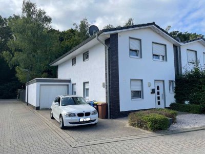 Familienfreundliche Doppelhaushälfte in begehrter Lage -Provisionsfrei- Top-Investment