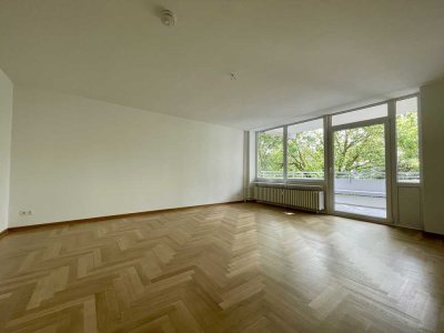 Stilvolle, vollständig renovierte 3-Zimmer-Wohnung mit Balkon in Hannover
