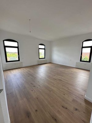 Renovierte 2-Zimmer-Wohnung in zentraler Lage in wunderschönem Altbau
