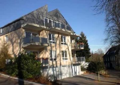 BIK: MODERNE WOHLFÜHL-WOHNUNG! Sehr schöne, helle 3-Zimmer–Wohnung mit Sonnen-Balkon!