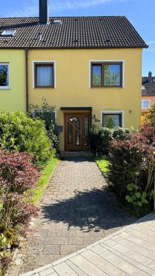 RESERVIERT!!! Familienfreundliches Reihenendhaus mit Garage, Garten und Terrasse, zentral & ruhig