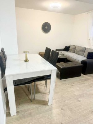 +++Neuwertig! Wohnen in der City: 2 ZKB. EG- Whg. plus Stellplatz+++