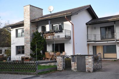 Für Gartenfreunde! Helle, zentral und ruhig gelegene 2,5-Zi.-Wohnung