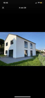 Einfamilienhaus mit Garage und Garten in Alfeld