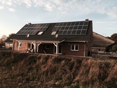 Moderne Doppelhaushälfte mit Kamin, Photovoltaik & Wohlfühlambiente in Osterrönfeld