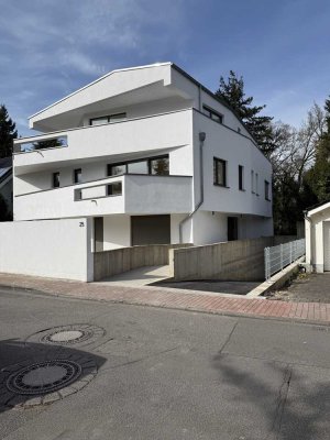 Neubauwohnung im 1. Obergeschoss mit Balkon