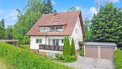 Kapitalanlage oder Eigenheim! Bezugsfreie 3,5-Zimmer-Wohnung mit Terrasse, Garage, Stellplatz und Wo