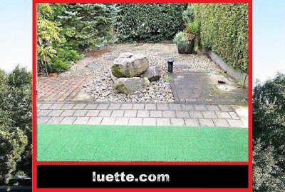 Gemütliches DHH, 3 Zi, EBK, Bad, Kunst, überdachter Freisitz, Markise, Steingarten, Springbrunnen...