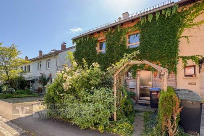 Reiheneckhaus mit Garage und großem Garten