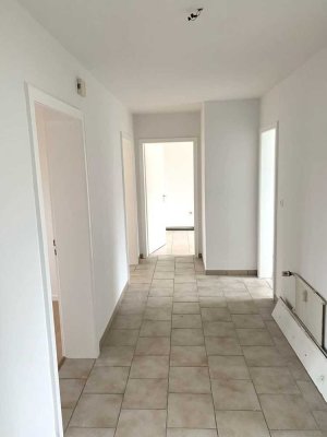 Attraktive, neu renovierte 3-Zimmer-Wohnung mit Balkon Nähe Kircheib/B8