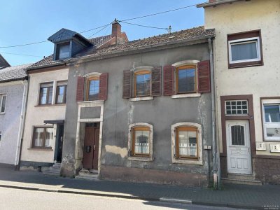 BIETERVERFAHREN - PROVISIONSFREI für Käufer - Sanierungsbedürftiges Reihenmittelhaus aus Nachlass