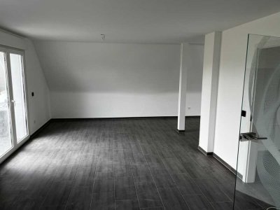 Neuwertige 1,5-Zimmer Maisonette mit geh. Innenausstattung und Balkon