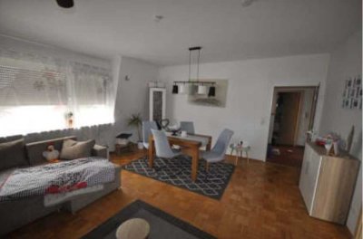 Schöne großzügige 3 Zi Wohnung in Schöneck