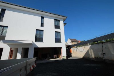 Moderne Doppelhaushälfte mit Doppelgarage im Haus E