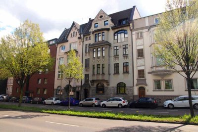 Schöne großzügige 4-Zimmer-Altbauwohnung in der Nähe des Phoenixsees