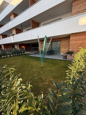 sonnige, sehr zentrale Gartenwohnung in Top Lage in Leonding, südlich Terrasse, 2 Parkplätze