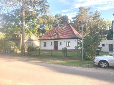 Haus am See mit Blick auf die Insel Werder