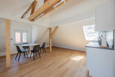 Stilvolle, vollmöblierte 1-Zimmer-Wohnung in saniertem Altbau – kompakt & modern