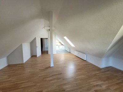 // FRISCH SANIERT  - EBK - Blick ins Grüne - (befristeter MV) //