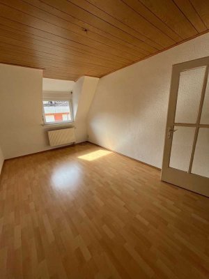 Zentrum Eberbach: 2-Zimmer-Wohnung, Wohnküche, Bad