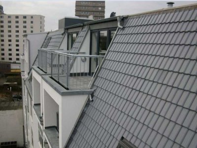 Exklusive 2-Zimmer-Penthouse-Wohnung EBK mit Balkon