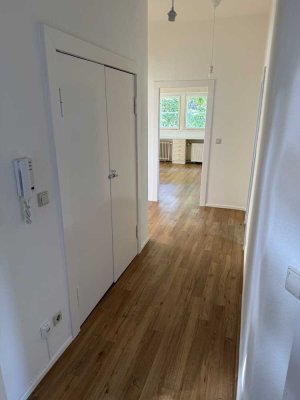 Wohnen mit Charakter: 2-Zimmer-Dachgeschosswohnung in Charlottenburg