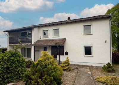 Modernisierungsbedürftiges Ein- bis Zweifamilienhaus mit Doppelgarage in Reislingen