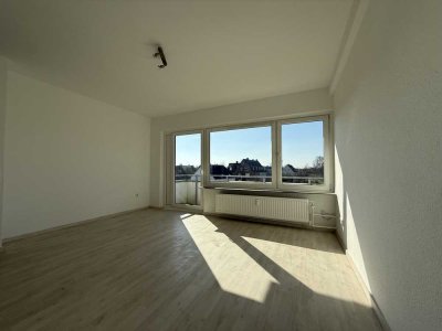 Wohnen mit Fernblick: Ruhige 2-Zimmer-Wohnung mit Balkon am Feldrand