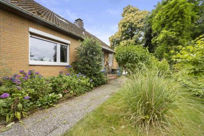 Großzügiges Einfamilienhaus auf idyllischem Grundstück in ruhiger Lage von Glinde