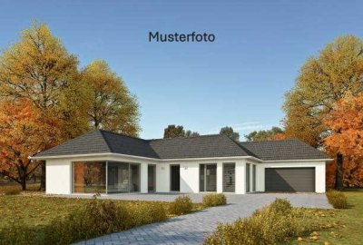 Eine Oase der Ruhe -Für Weitblicker, Luxuriöse Villa  mit direkter Waldrandlage