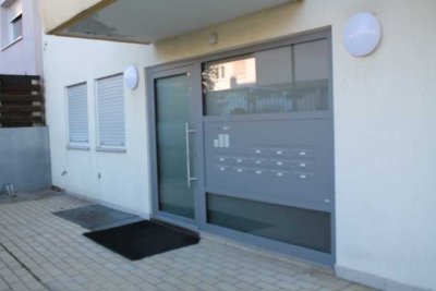 WOHNUNG 2 ZKB IN VIERNHEIM MIT TERRASSE SOFORT FREI!