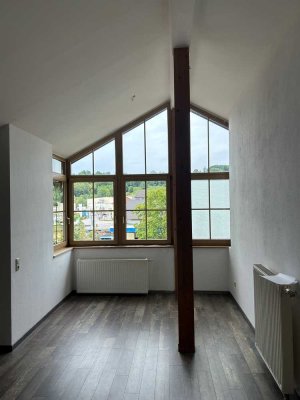 2,5 Zimmer DG Wohnung