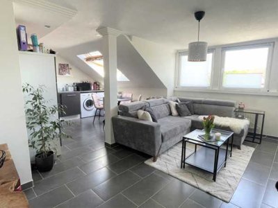 Helle, moderne 2 Zimmer-Dachgeschosswohnung in Herzogenrath-Kohlscheid